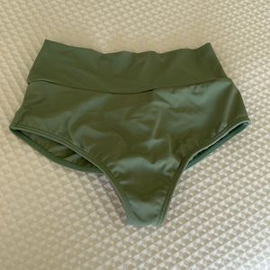 MONTCE PISTACHE BOTTOMS, size Medium. Great condition